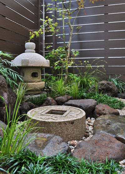 和風の庭の魅力とは 庭園形式やデザインの解説 構成素材もご紹介 千葉県 東京都の造園 植栽 庭施工 造園業専門店 新美園