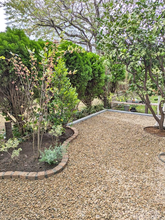 階段方向を振り返った眺め