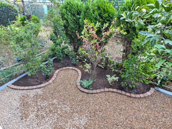 手の届きやすさも得られる曲線ライン