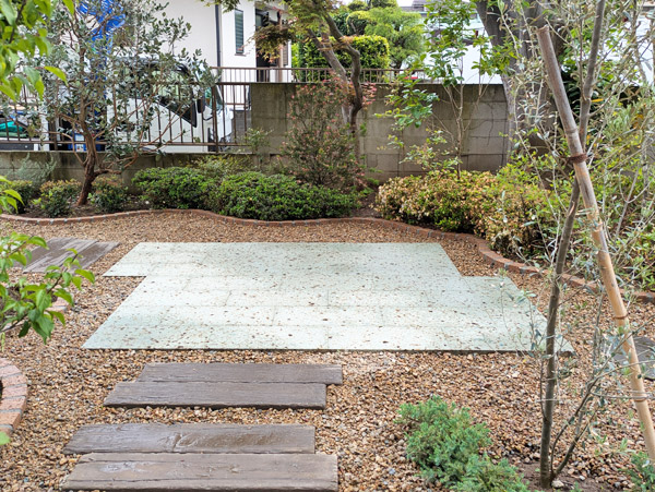 チェアやテーブルをセットしても支障の無いテラス