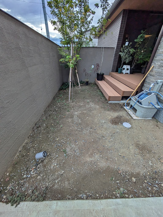 造園施工前の庭