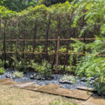 植栽管理に苦労する庭を、オージープランツが息づくロックガーデンへリフォーム-江東区マンションK様邸専用庭
